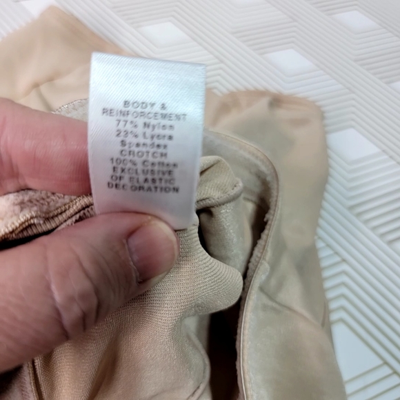 Miraclesuit Women's Beige Extra Firm Control Hi-Waist Brief 2625 Size Medium. - Picture 5 of 6